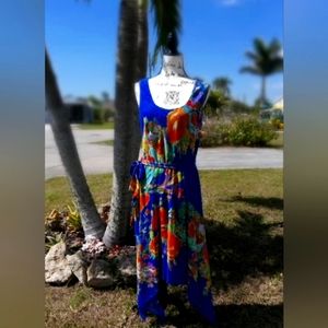 Signature by Robbie Bee🐝 Hankerchief Hem Floral Dress